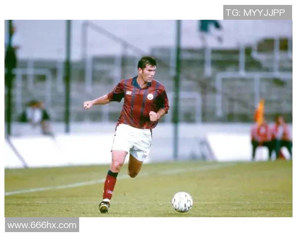 齐达内在实况足球中的传奇表现与战术解析