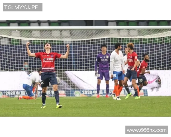 中超激战山东鲁能迎战重庆当代全力争胜展现球队实力与斗志